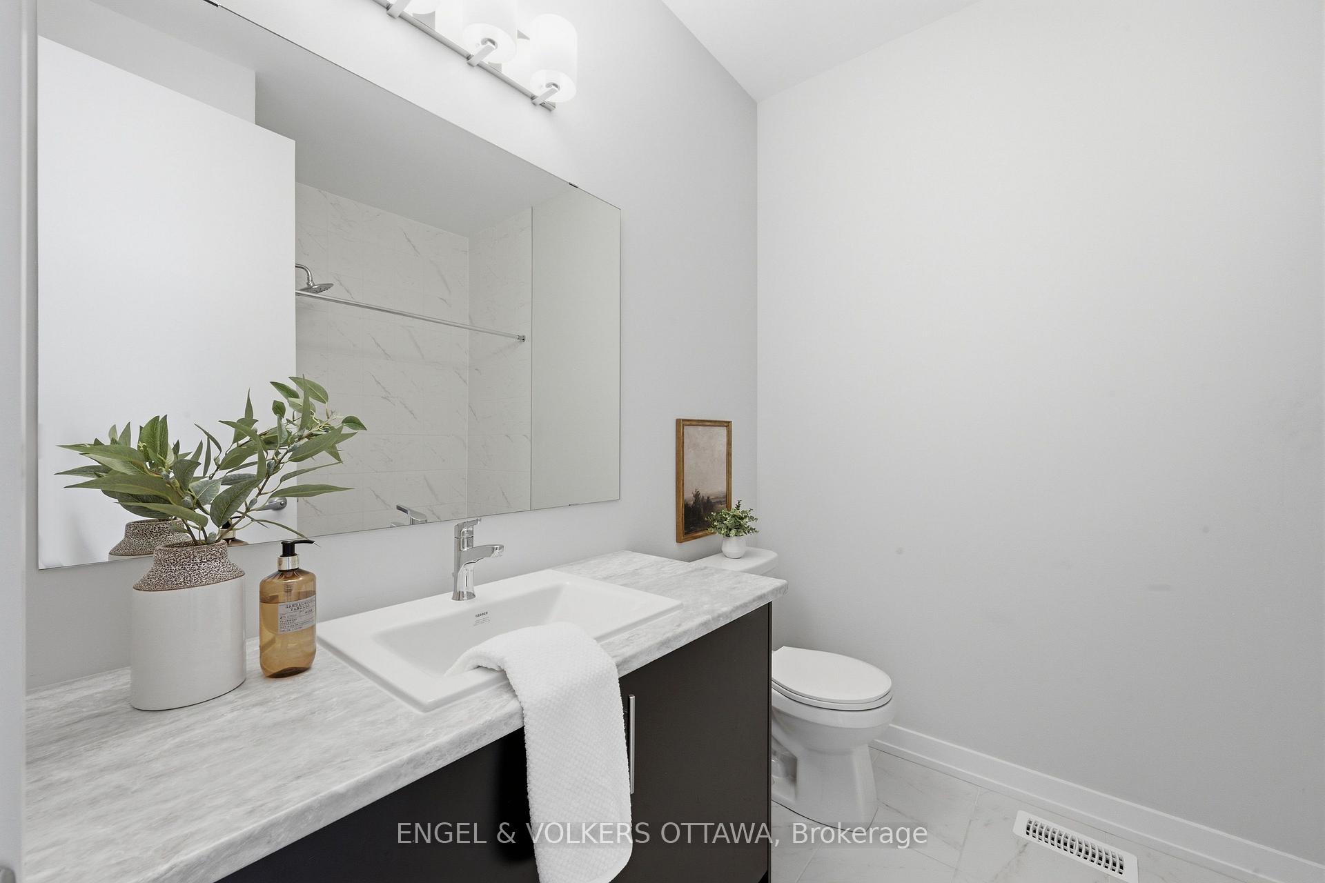 Photo 37 of 17 Pacing Walk, Ottawa, Goulbourn Twp From Franktown Rd/South To Rideau — HOMEH