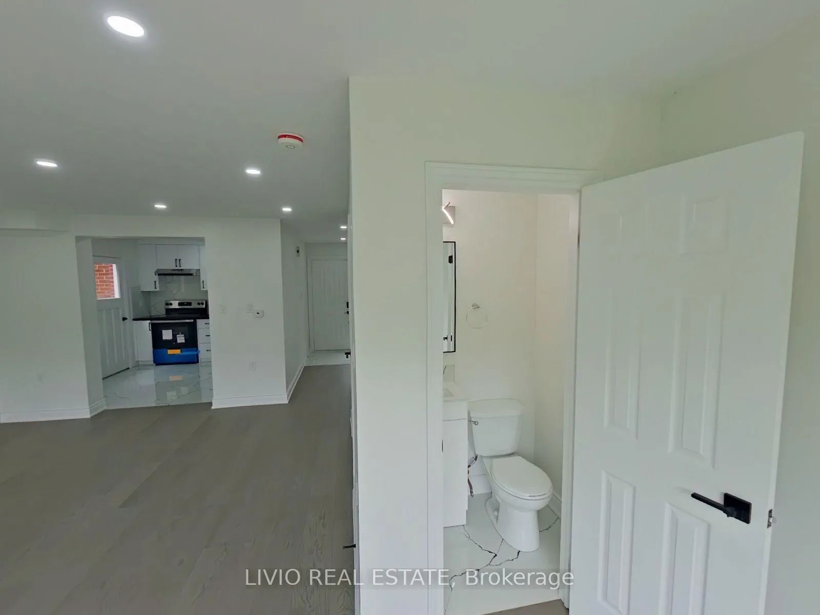 Photo 11 of 4002 Brandon Gate Drive, Mississauga, Malton — HOMEH