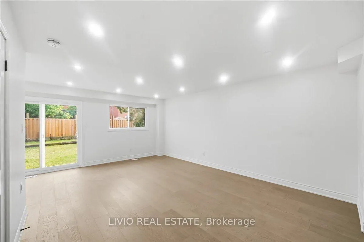 Photo 12 of 4002 Brandon Gate Drive, Mississauga, Malton — HOMEH