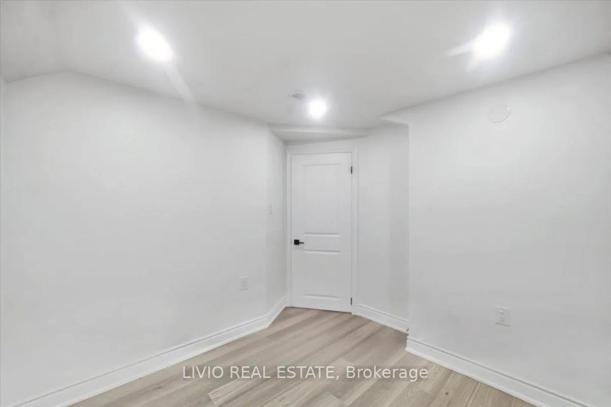 Photo 29 of 4002 Brandon Gate Drive, Mississauga, Malton — HOMEH