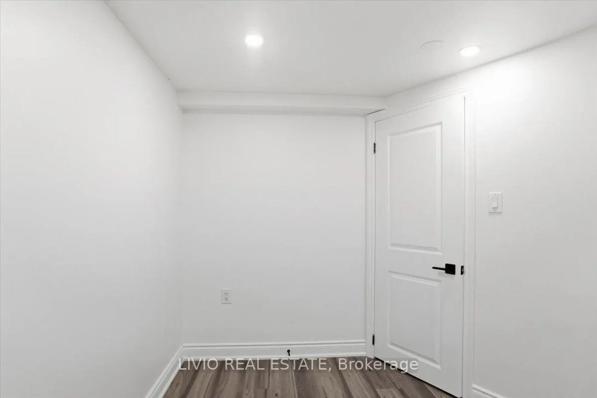 Photo 34 of 4002 Brandon Gate Drive, Mississauga, Malton — HOMEH