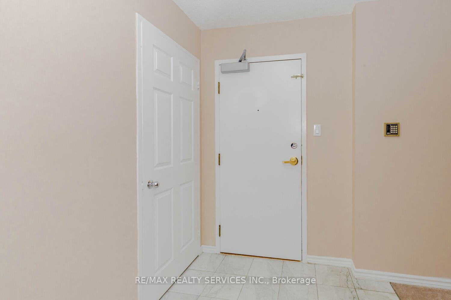 Photo 8 of Unit 308, 30 Malta Avenue, Brampton, Fletcher's Creek South — HOMEH