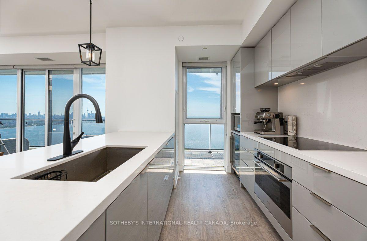 Photo 12 of Unit 4805, 70 Annie Craig Drive, Etobicoke, Mimico — HOMEH
