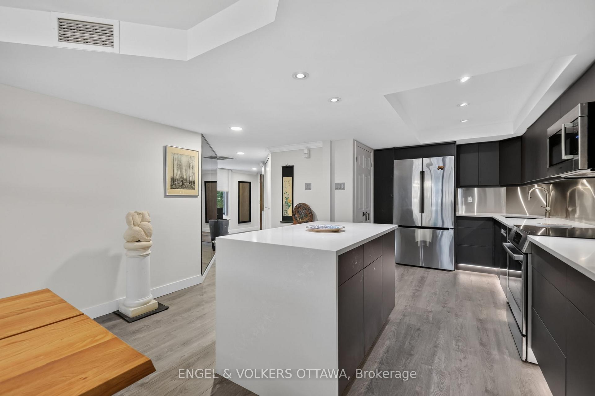 Photo 7 of Unit 106, 7 Kippewa Drive, Ottawa, Dows Lake — HOMEH