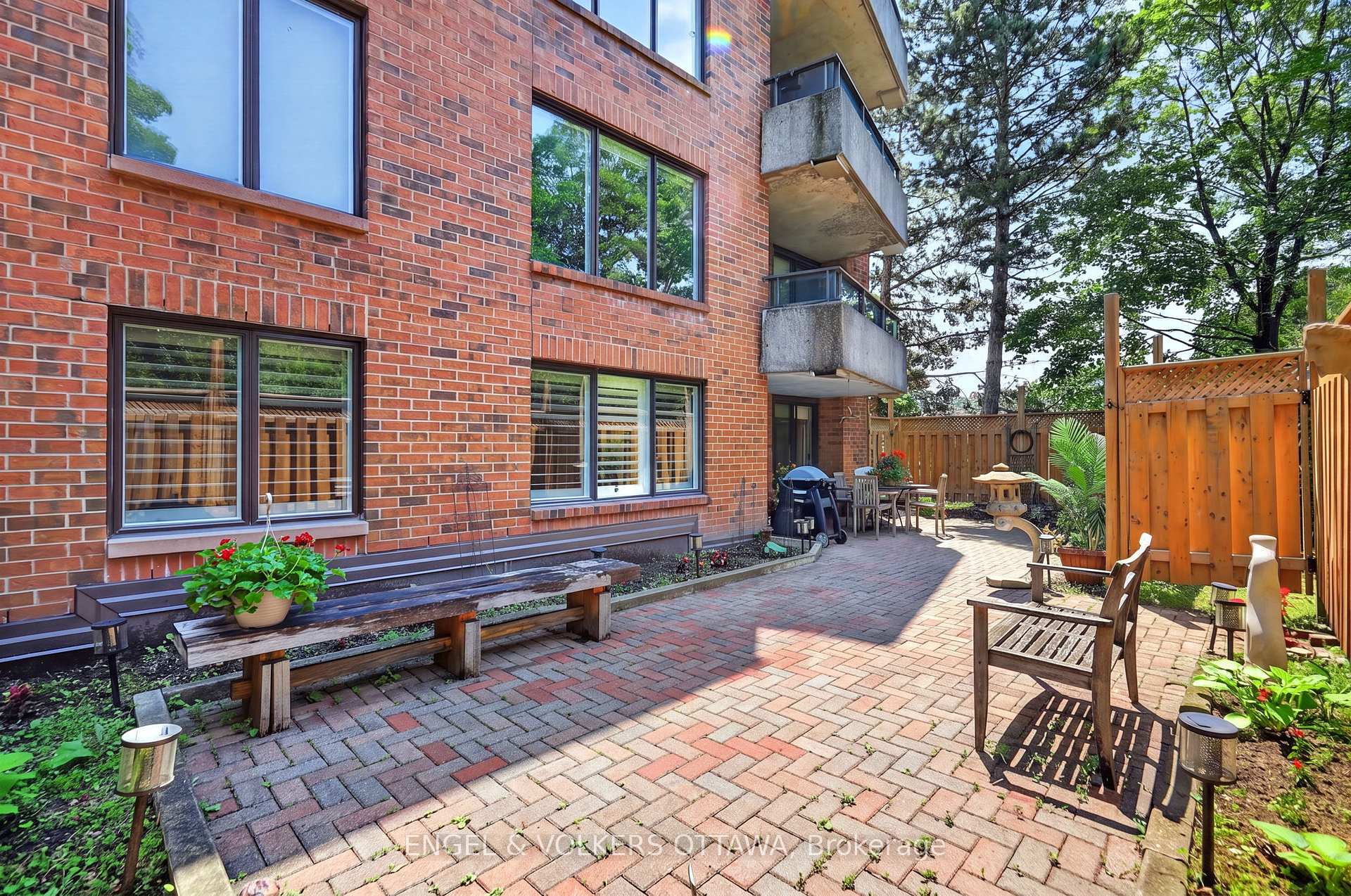 Photo 27 of Unit 106, 7 Kippewa Drive, Ottawa, Dows Lake — HOMEH