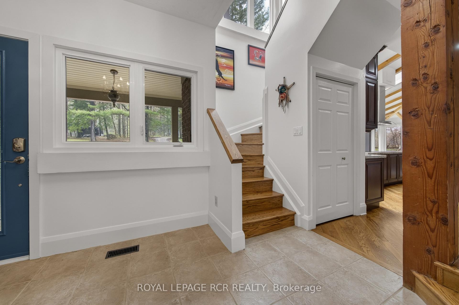 Photo 3 of 16365 Bathurst Street, Newmarket, Summerhill Estates — HOMEH