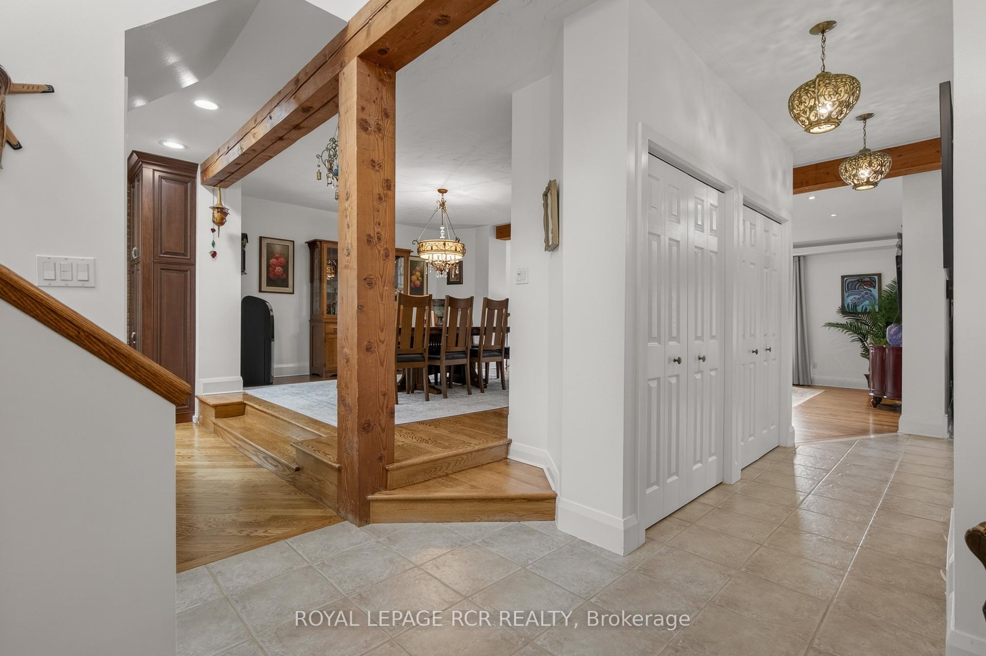 Photo 4 of 16365 Bathurst Street, Newmarket, Summerhill Estates — HOMEH