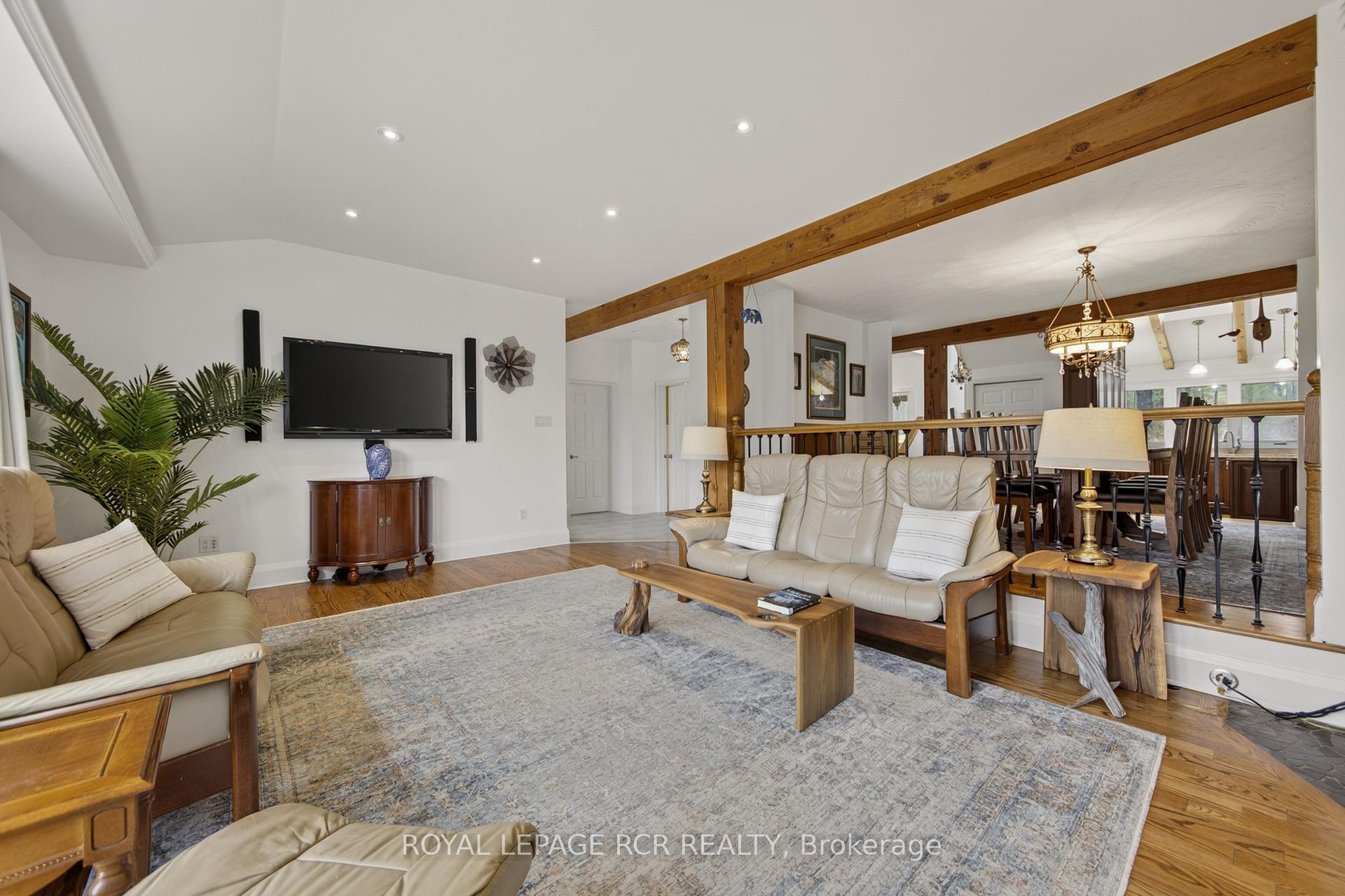 Photo 9 of 16365 Bathurst Street, Newmarket, Summerhill Estates — HOMEH