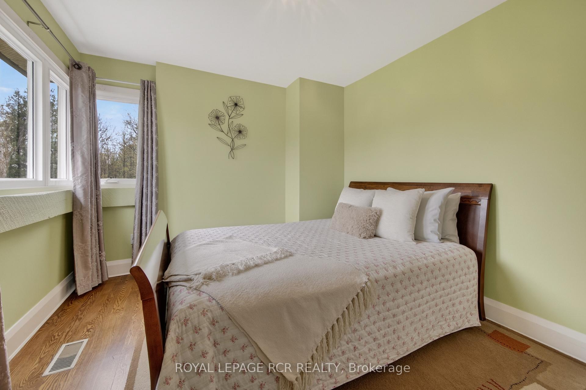Photo 32 of 16365 Bathurst Street, Newmarket, Summerhill Estates — HOMEH