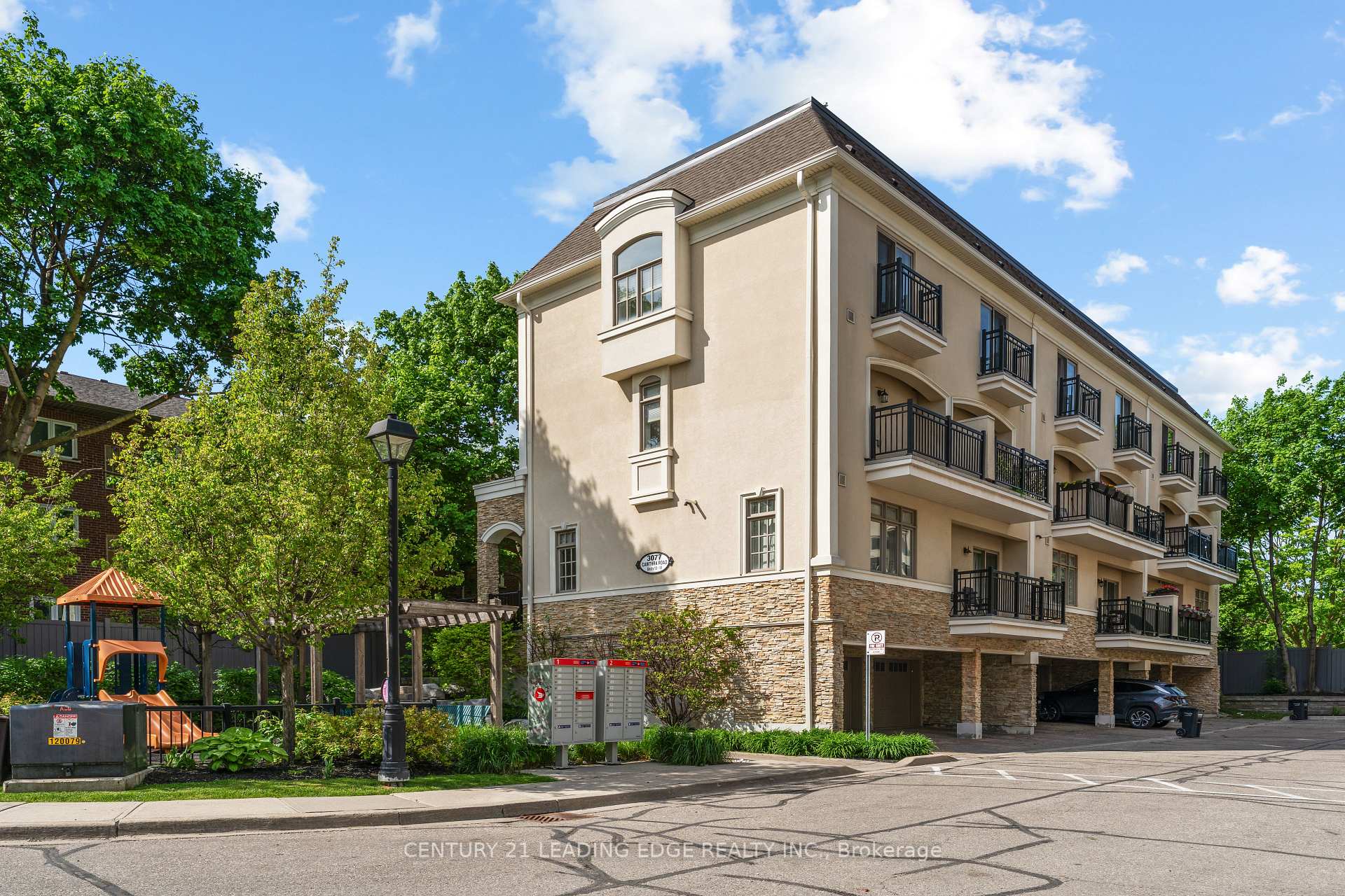 Front of Unit 18, 3077 Cawthra Road