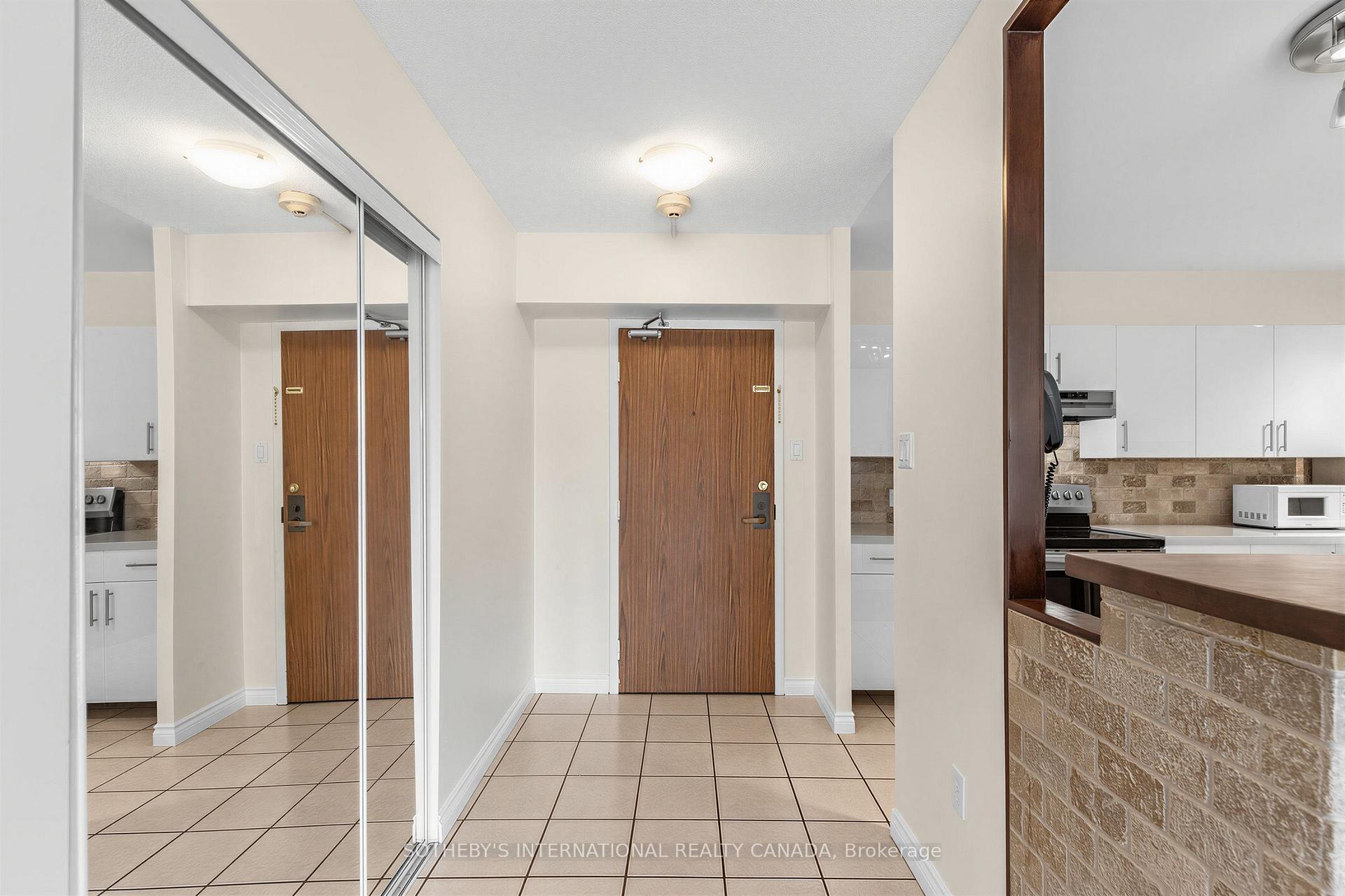 Photo 2 of Unit 403, 45 Carlton Street, Toronto, Church-Yonge Corridor — HOMEH