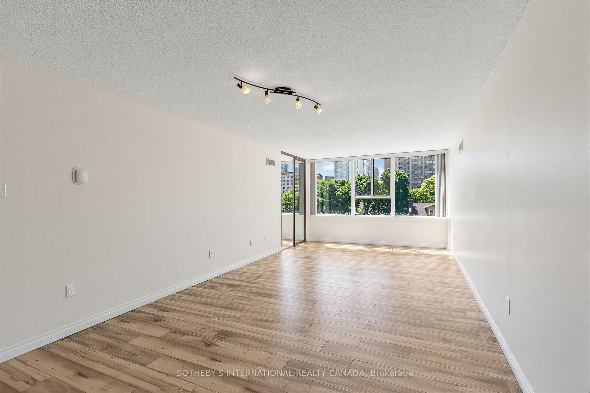 Photo 3 of Unit 403, 45 Carlton Street, Toronto, Church-Yonge Corridor — HOMEH