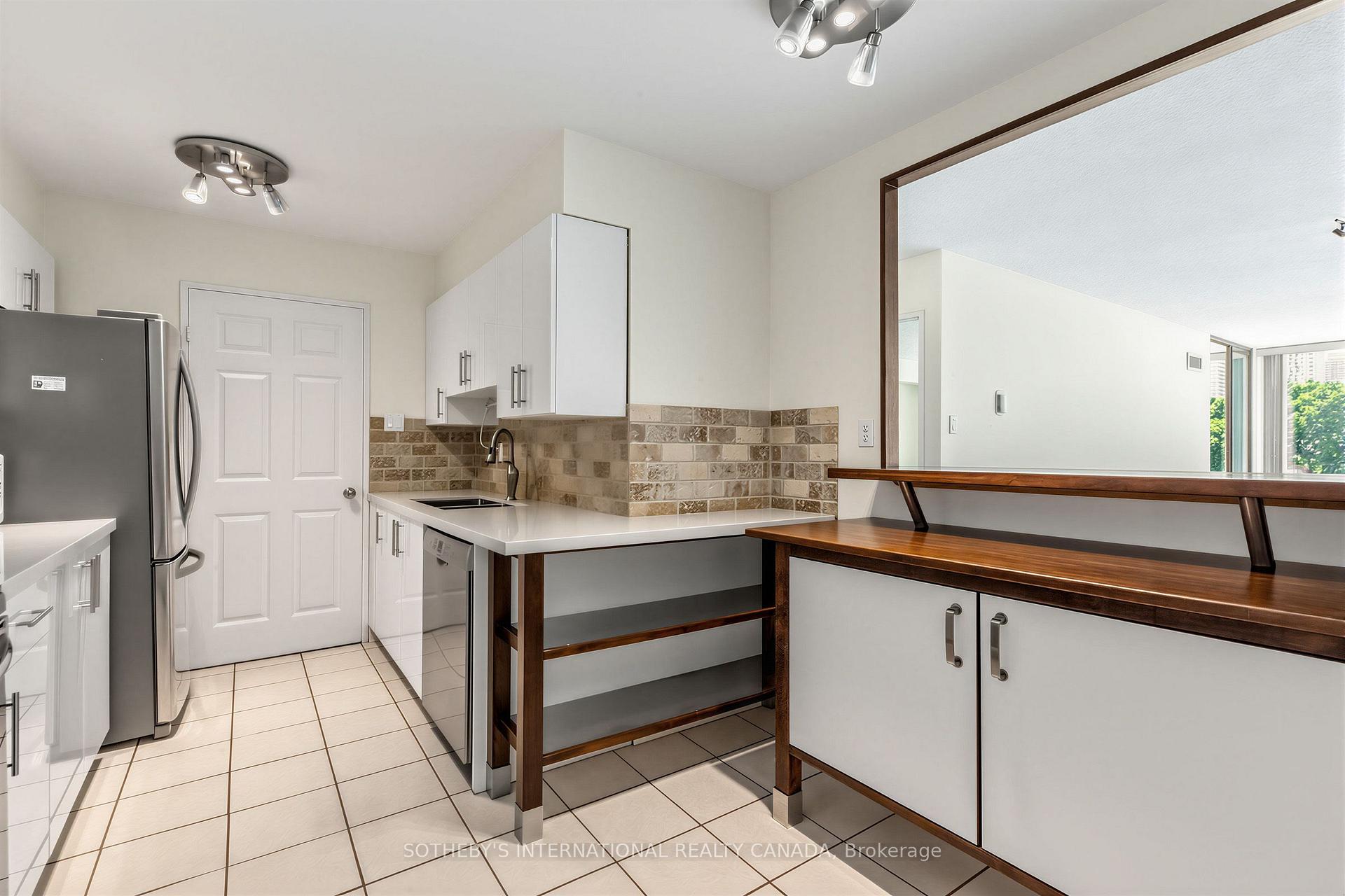 Photo 11 of Unit 403, 45 Carlton Street, Toronto, Church-Yonge Corridor — HOMEH