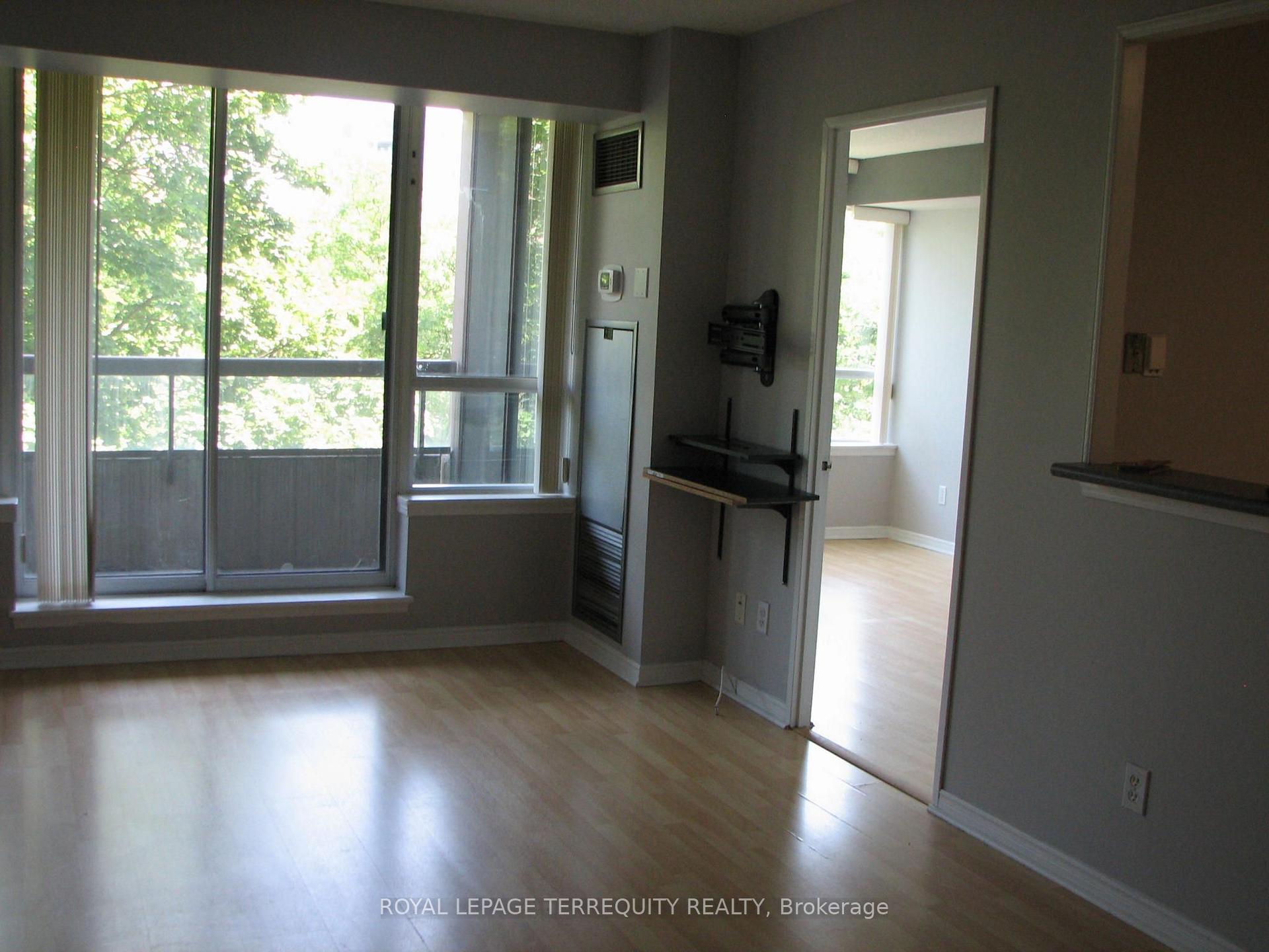 Photo 2 of Unit 306, 81 Townsgate Drive, Vaughan, Crestwood-Springfarm-Yorkhill — HOMEH