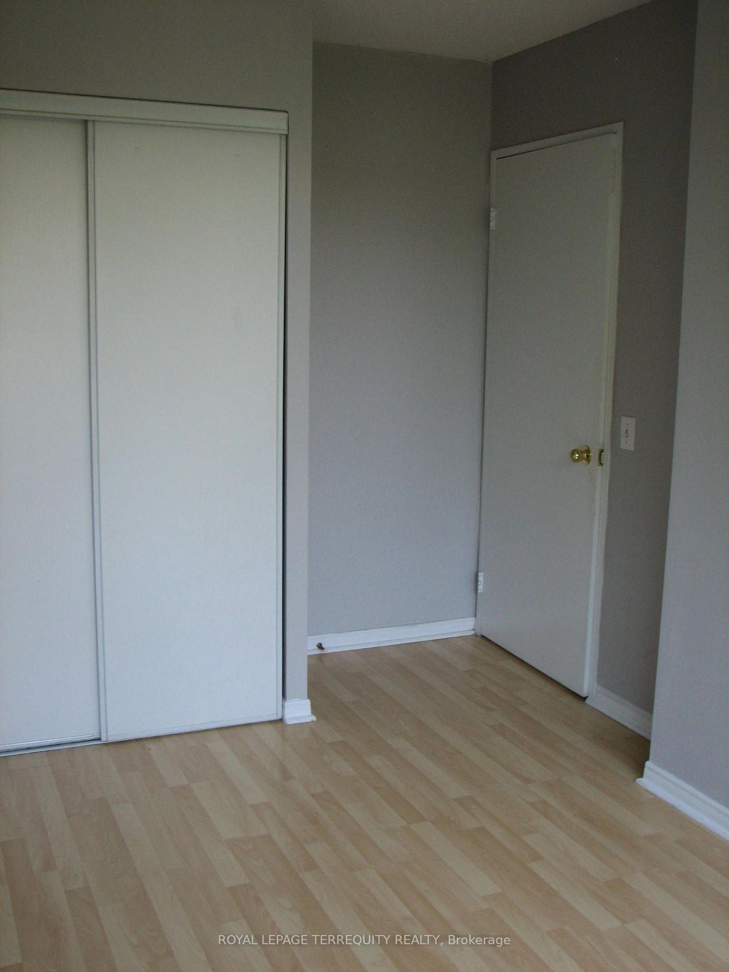 Photo 5 of Unit 306, 81 Townsgate Drive, Vaughan, Crestwood-Springfarm-Yorkhill — HOMEH