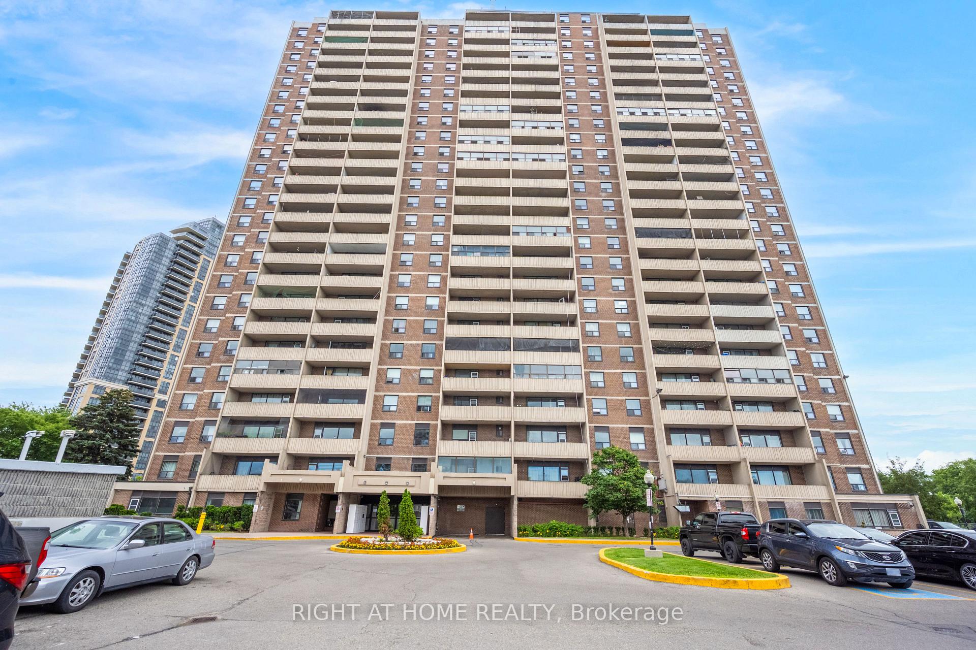 Photo of Unit 708, 3390 Weston Road