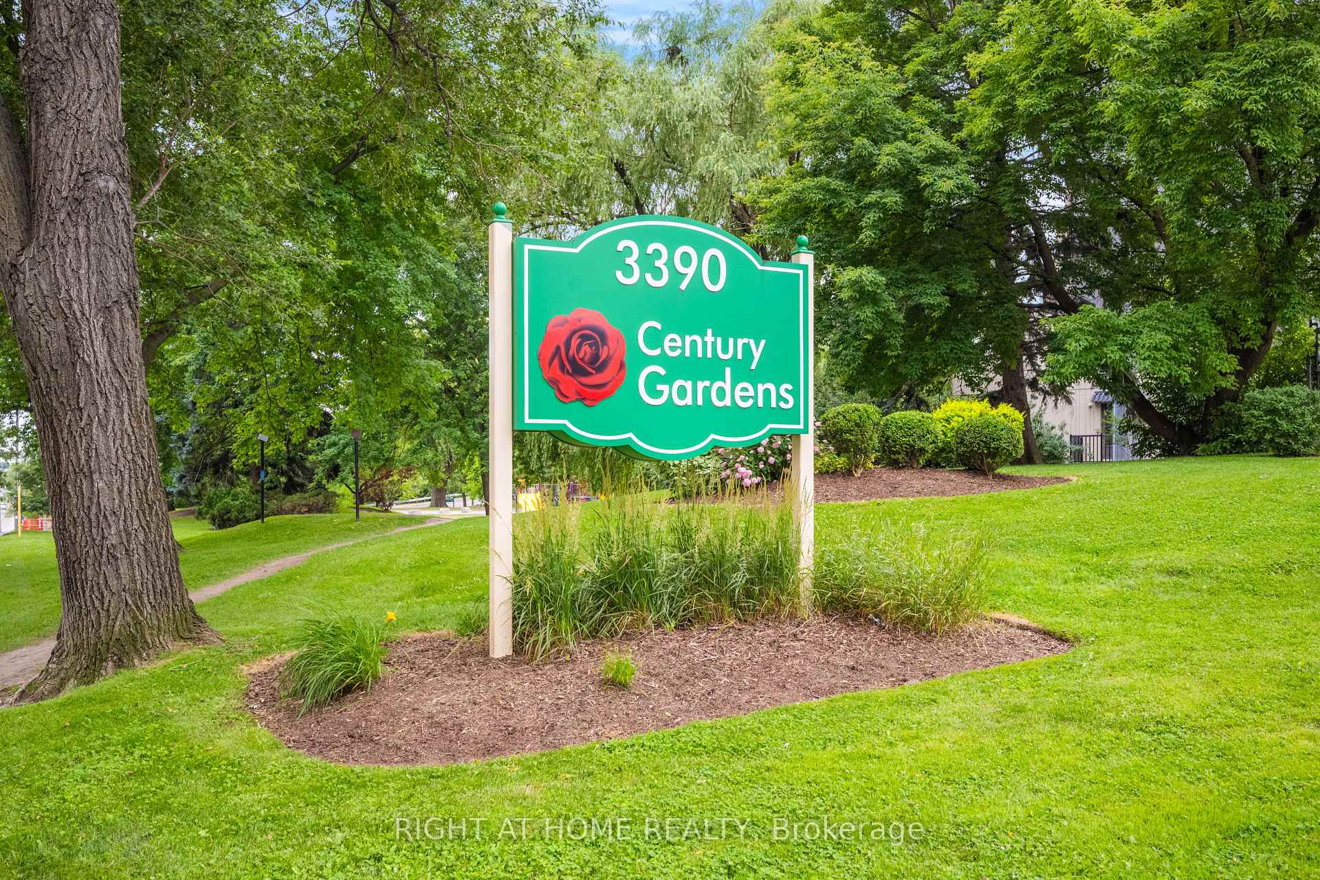 Photo 2 of Unit 708, 3390 Weston Road, North York, Humbermede — HOMEH