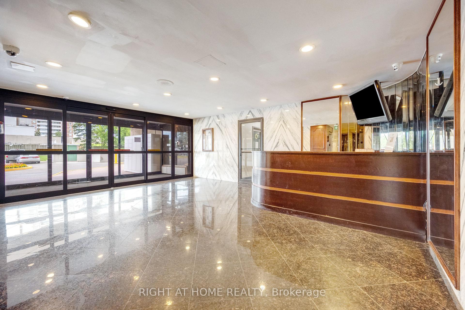 Photo 4 of Unit 708, 3390 Weston Road, North York, Humbermede — HOMEH
