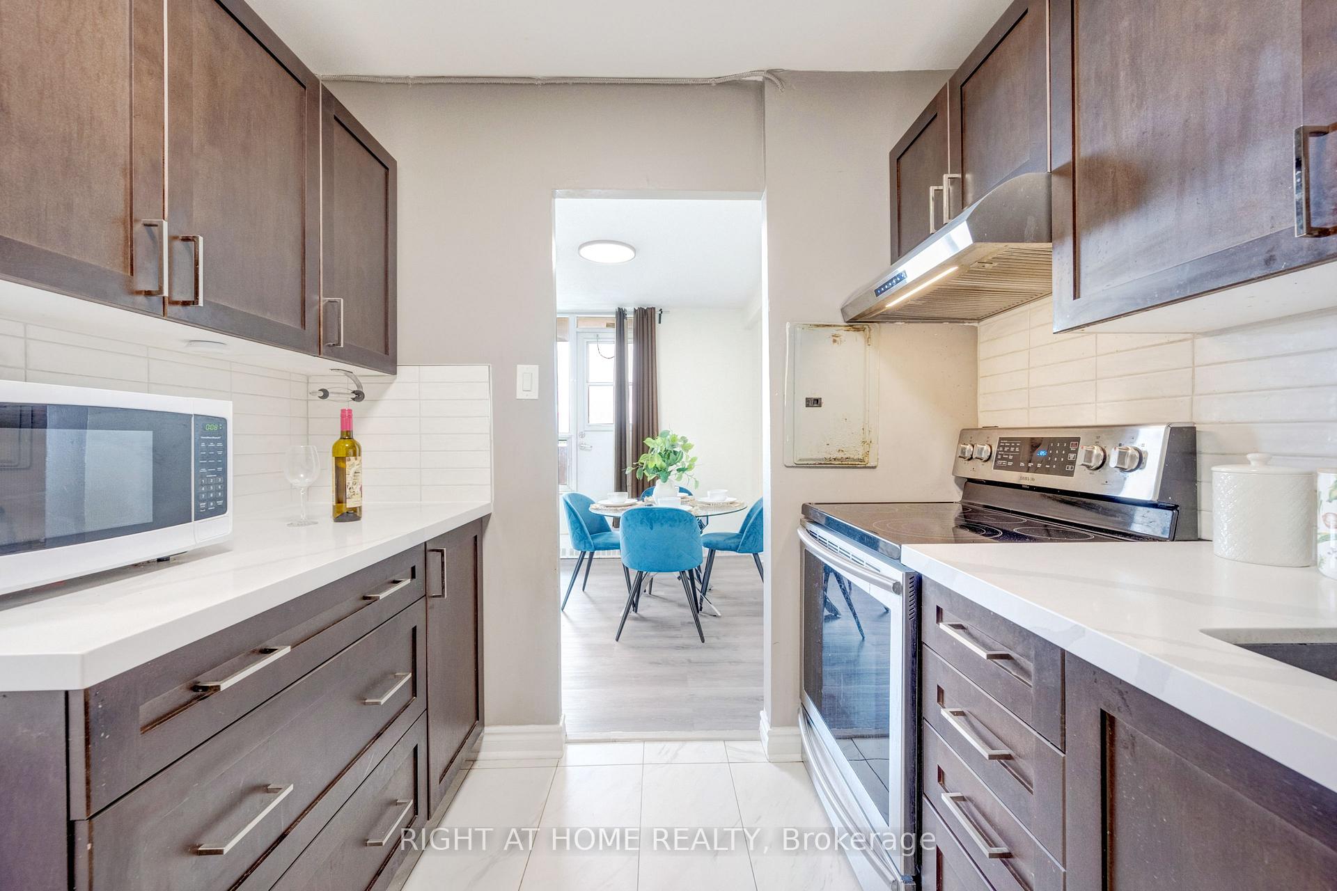 Photo 19 of Unit 708, 3390 Weston Road, North York, Humbermede — HOMEH