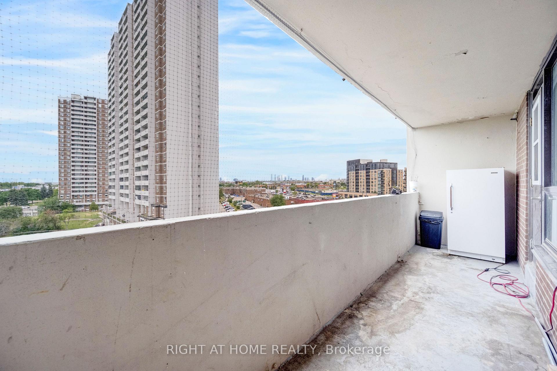 Photo 40 of Unit 708, 3390 Weston Road, North York, Humbermede — HOMEH