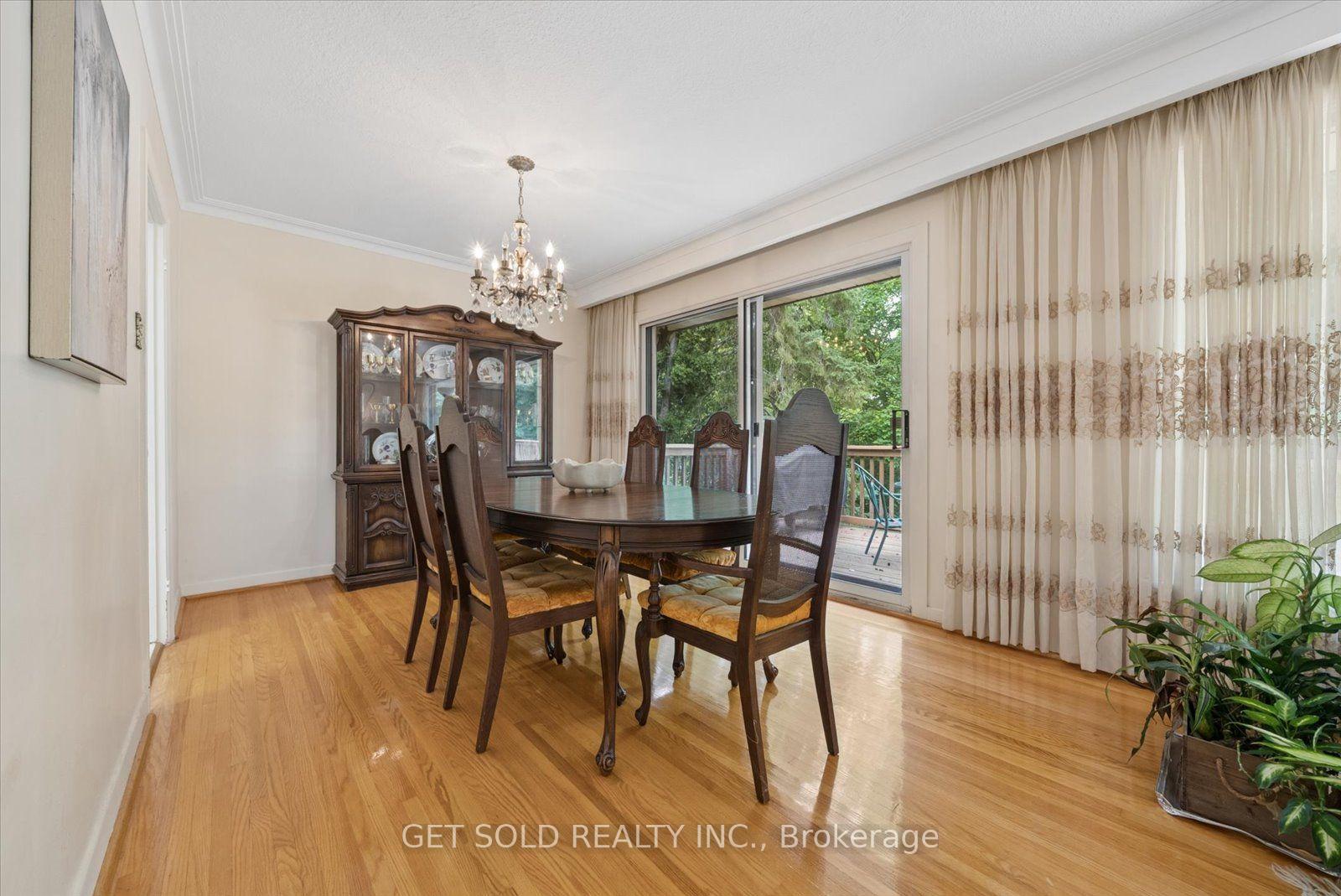 Photo 9 of 129 Riverhead Drive, Etobicoke, Rexdale-Kipling — HOMEH