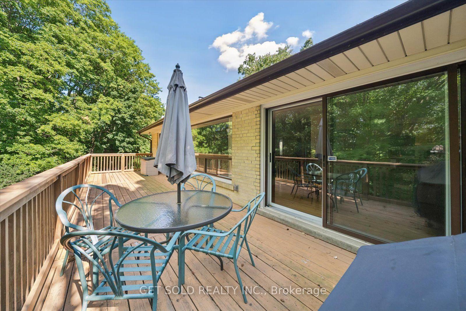 Photo 10 of 129 Riverhead Drive, Etobicoke, Rexdale-Kipling — HOMEH
