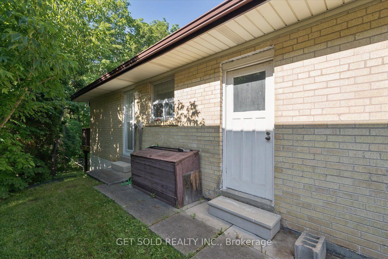 Photo 37 of 129 Riverhead Drive, Etobicoke, Rexdale-Kipling — HOMEH