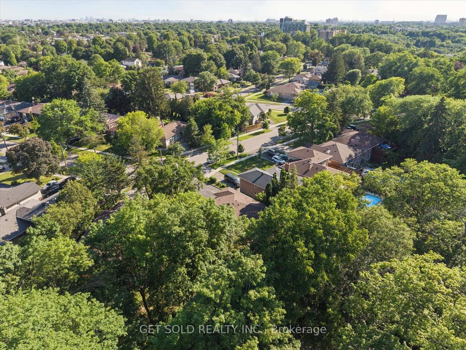 Photo 46 of 129 Riverhead Drive, Etobicoke, Rexdale-Kipling — HOMEH