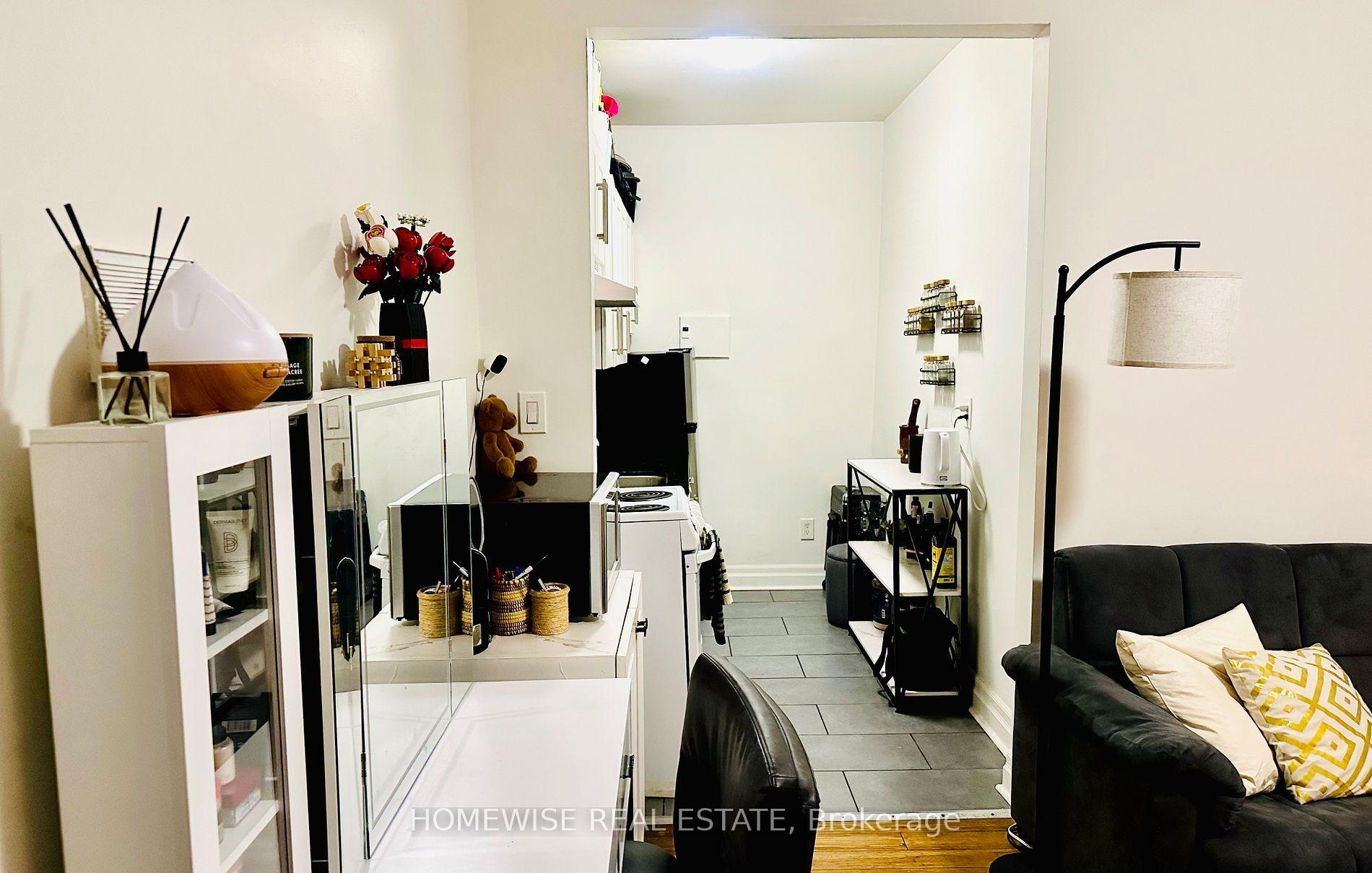Photo 2 of Unit 209, 1 Triller Avenue, Toronto, South Parkdale — HOMEH