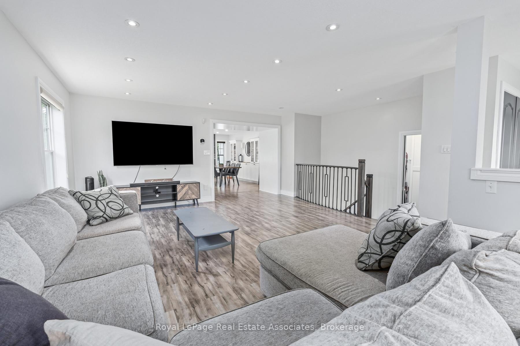 Photo 5 of 62 Somerville Road, Halton Hills, Acton — HOMEH