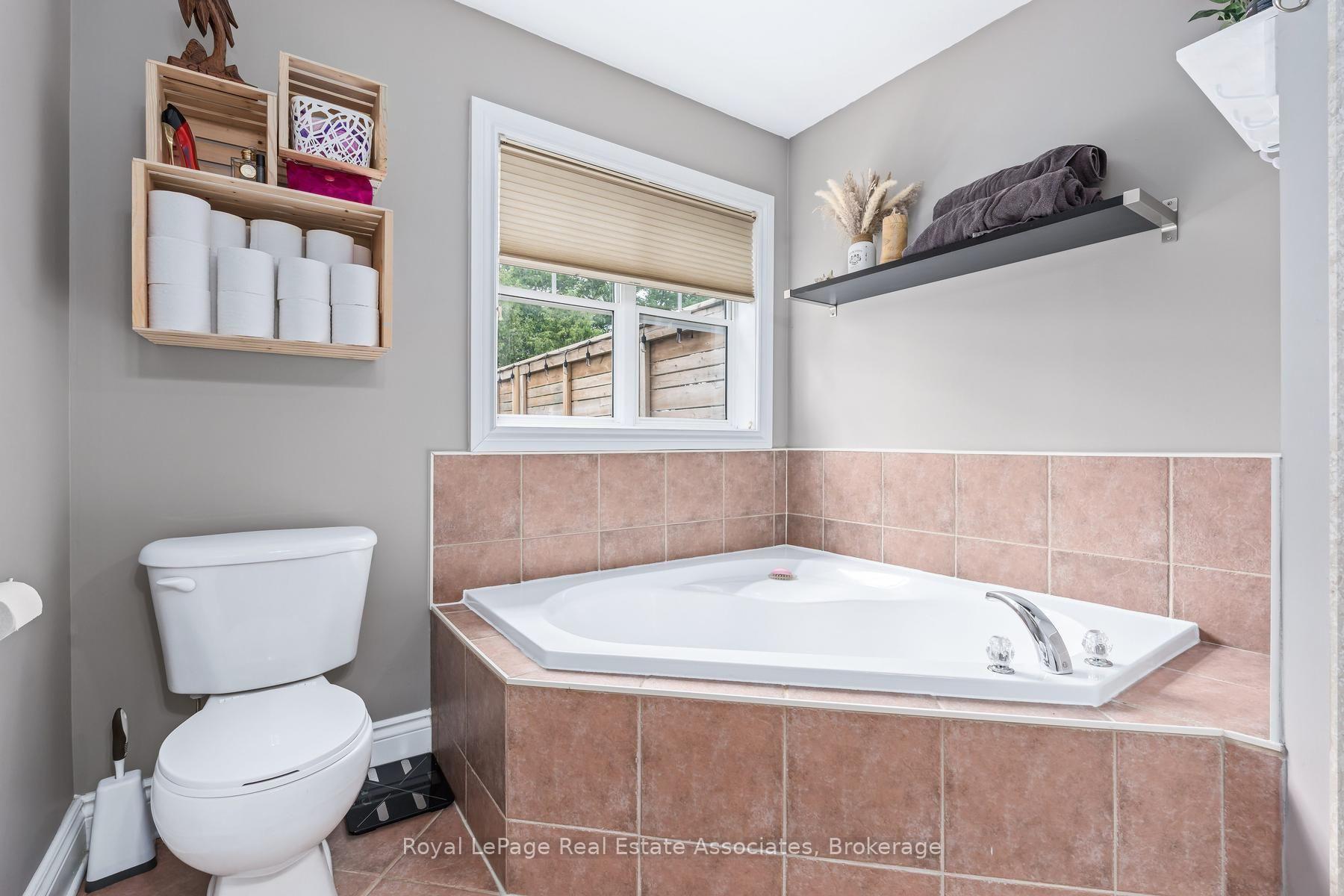 Photo 17 of 62 Somerville Road, Halton Hills, Acton — HOMEH