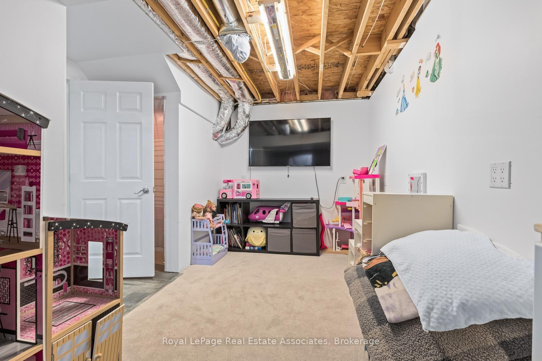 Photo 20 of 62 Somerville Road, Halton Hills, Acton — HOMEH