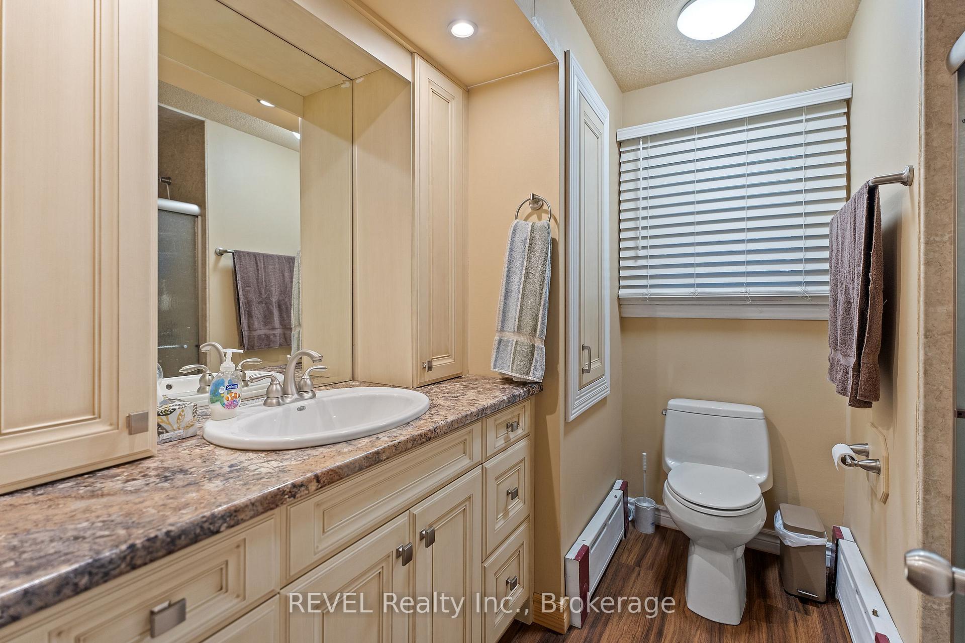 Photo 17 of 6398 Mountain Road, Niagara Falls, Stamford — HOMEH