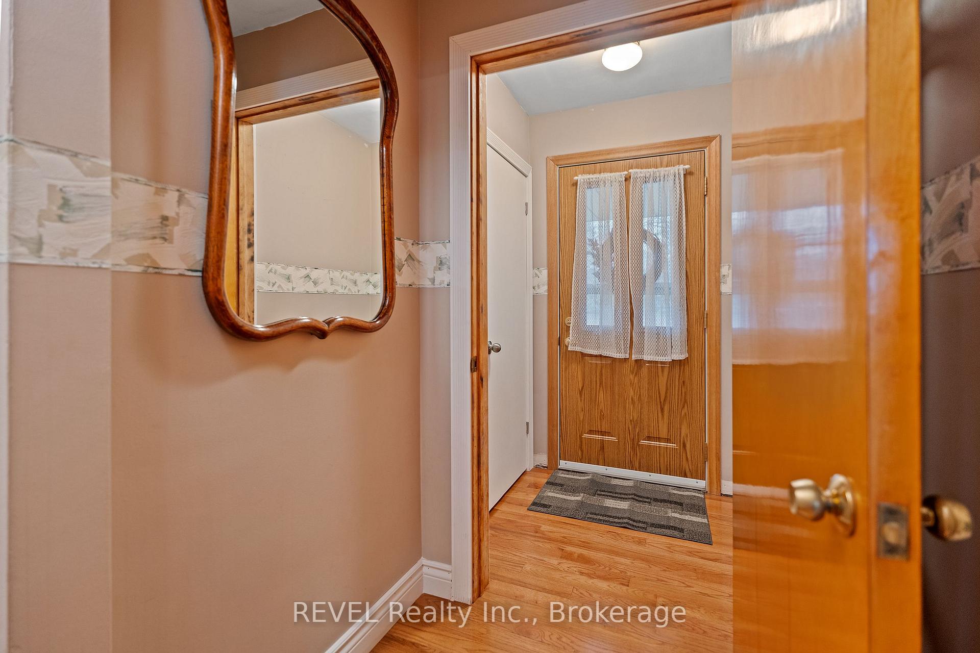 Photo 22 of 6398 Mountain Road, Niagara Falls, Stamford — HOMEH