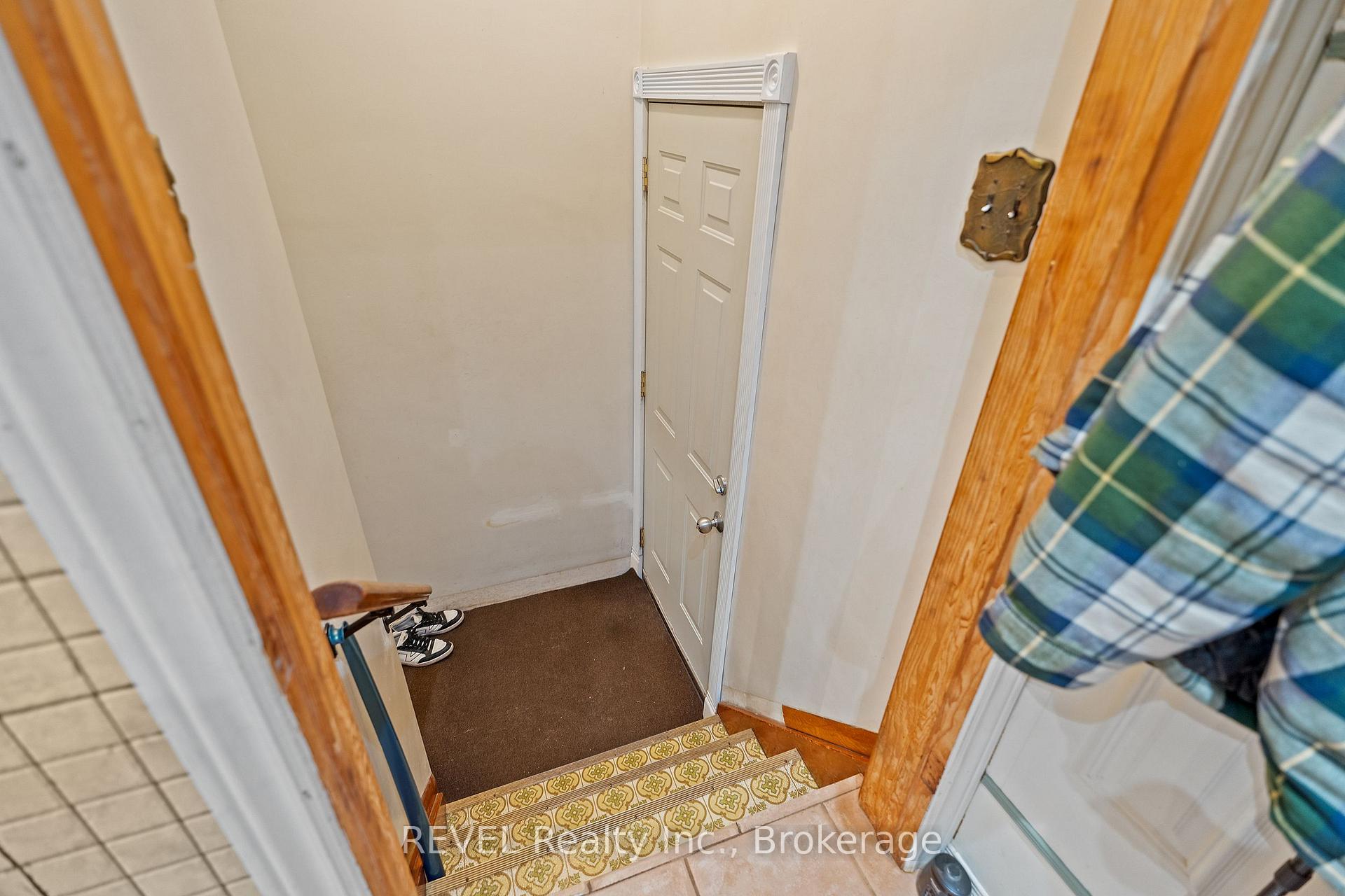 Photo 23 of 6398 Mountain Road, Niagara Falls, Stamford — HOMEH