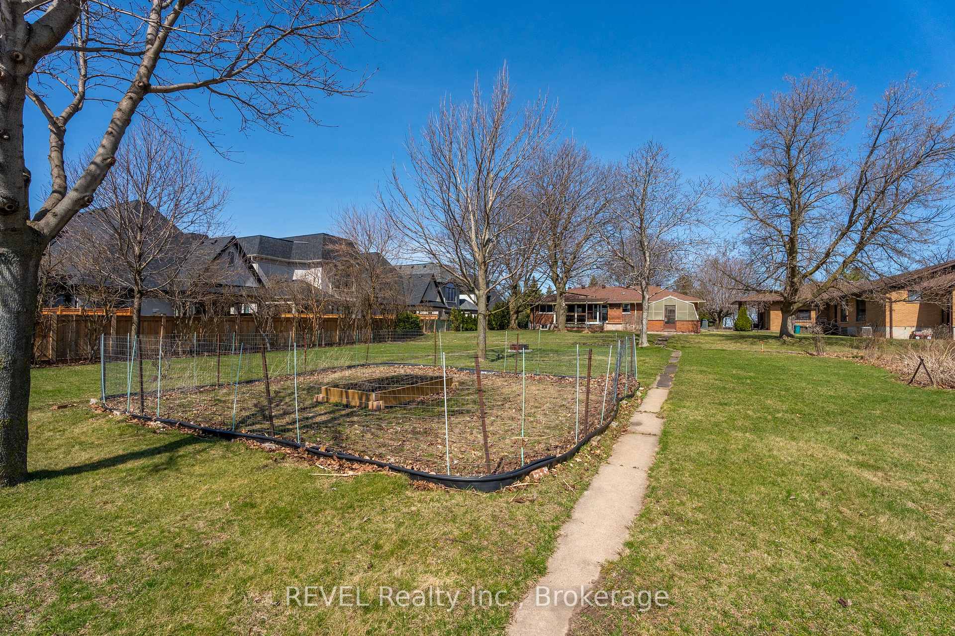 Photo 31 of 6398 Mountain Road, Niagara Falls, Stamford — HOMEH