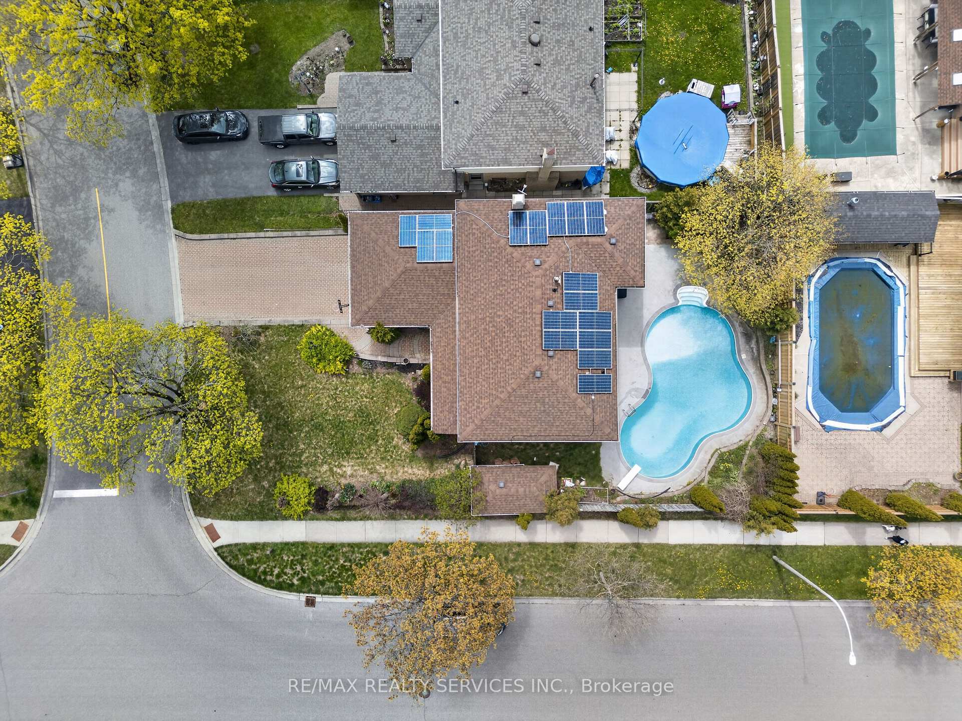 Photo 5 of 2 Dunbar Drive, Whitby, Blue Grass Meadows — HOMEH
