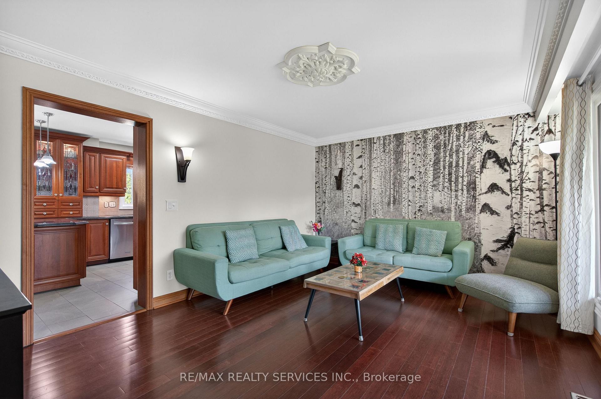 Photo 7 of 2 Dunbar Drive, Whitby, Blue Grass Meadows — HOMEH