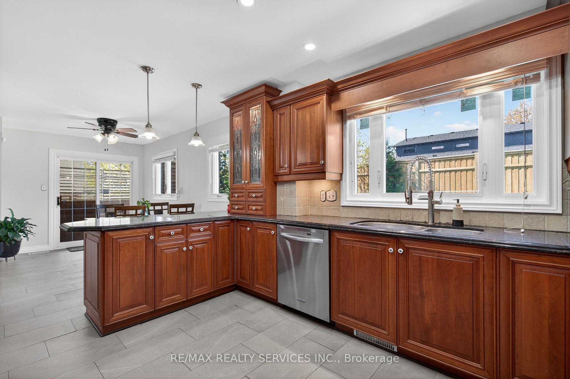 Photo 13 of 2 Dunbar Drive, Whitby, Blue Grass Meadows — HOMEH
