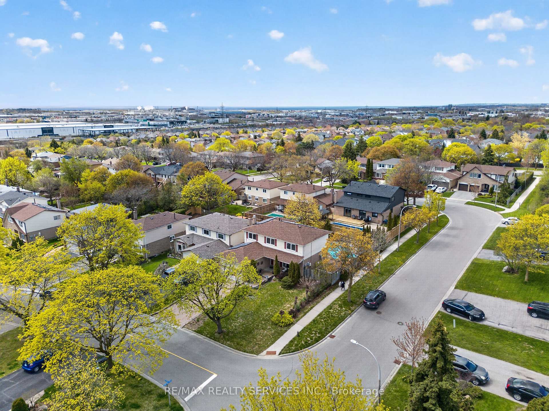 Photo 42 of 2 Dunbar Drive, Whitby, Blue Grass Meadows — HOMEH