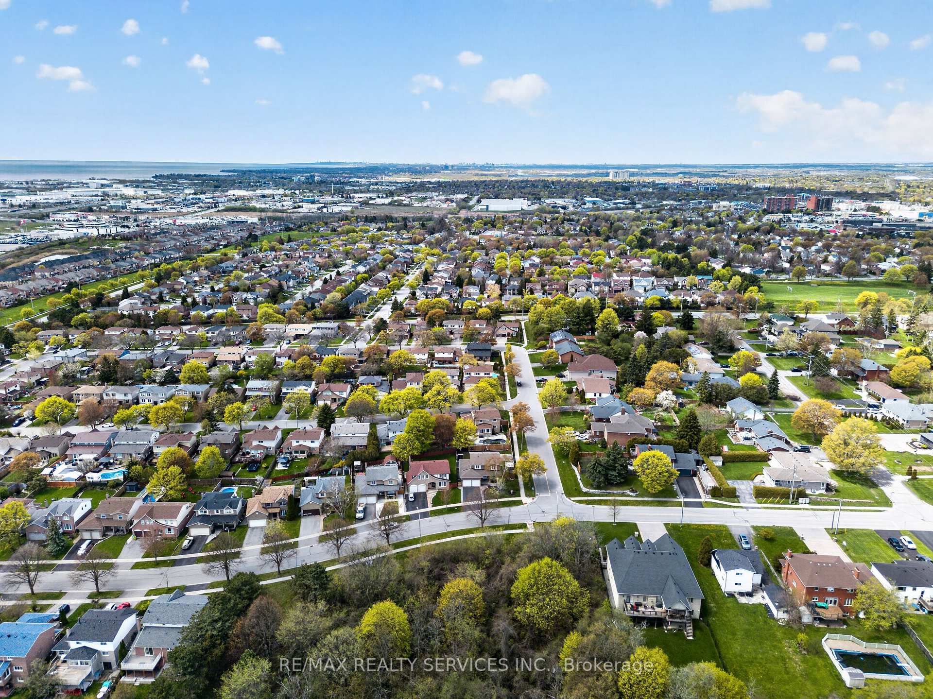 Photo 44 of 2 Dunbar Drive, Whitby, Blue Grass Meadows — HOMEH