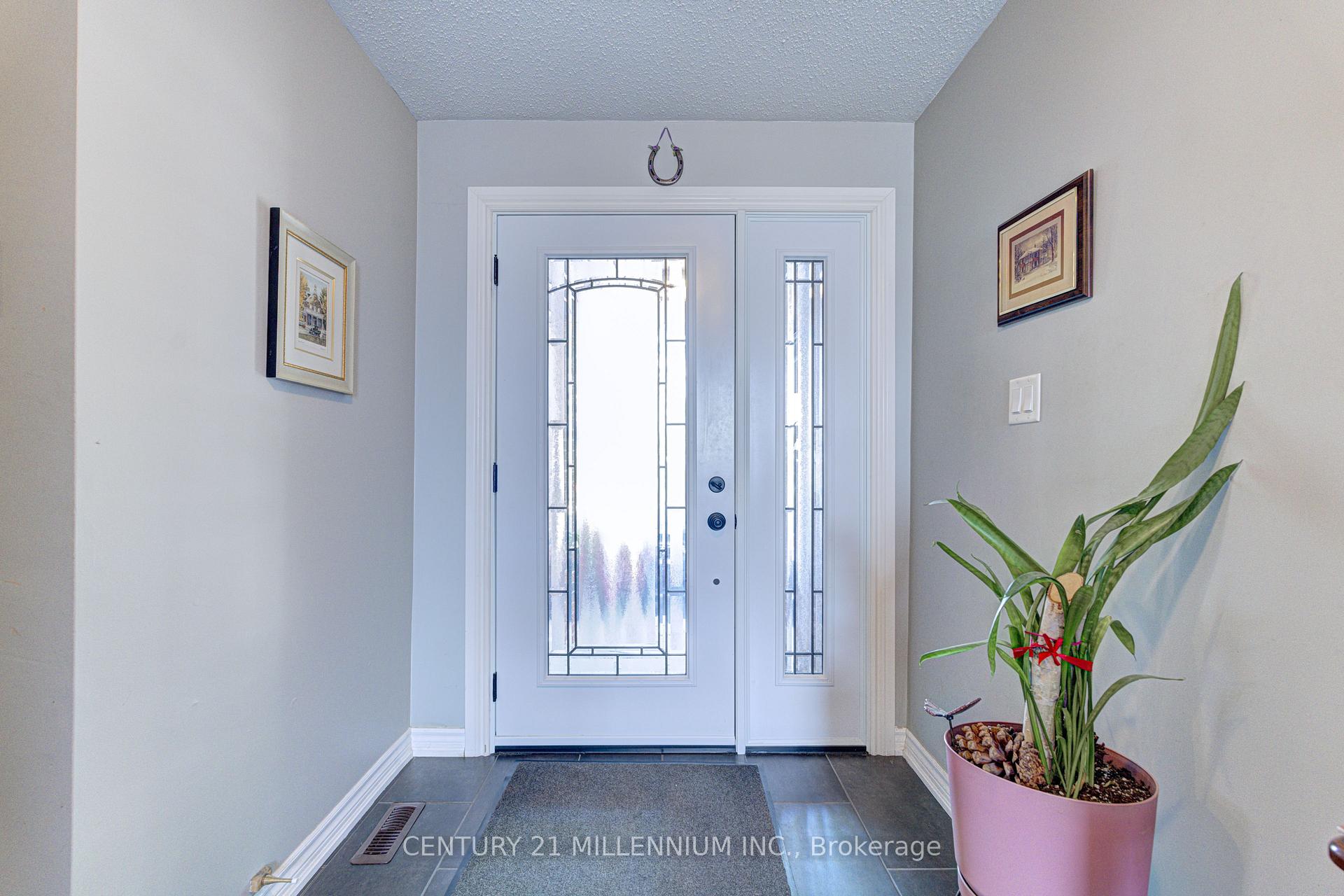 Photo 5 of 63 Linkdale Road, Brampton, Brampton North — HOMEH