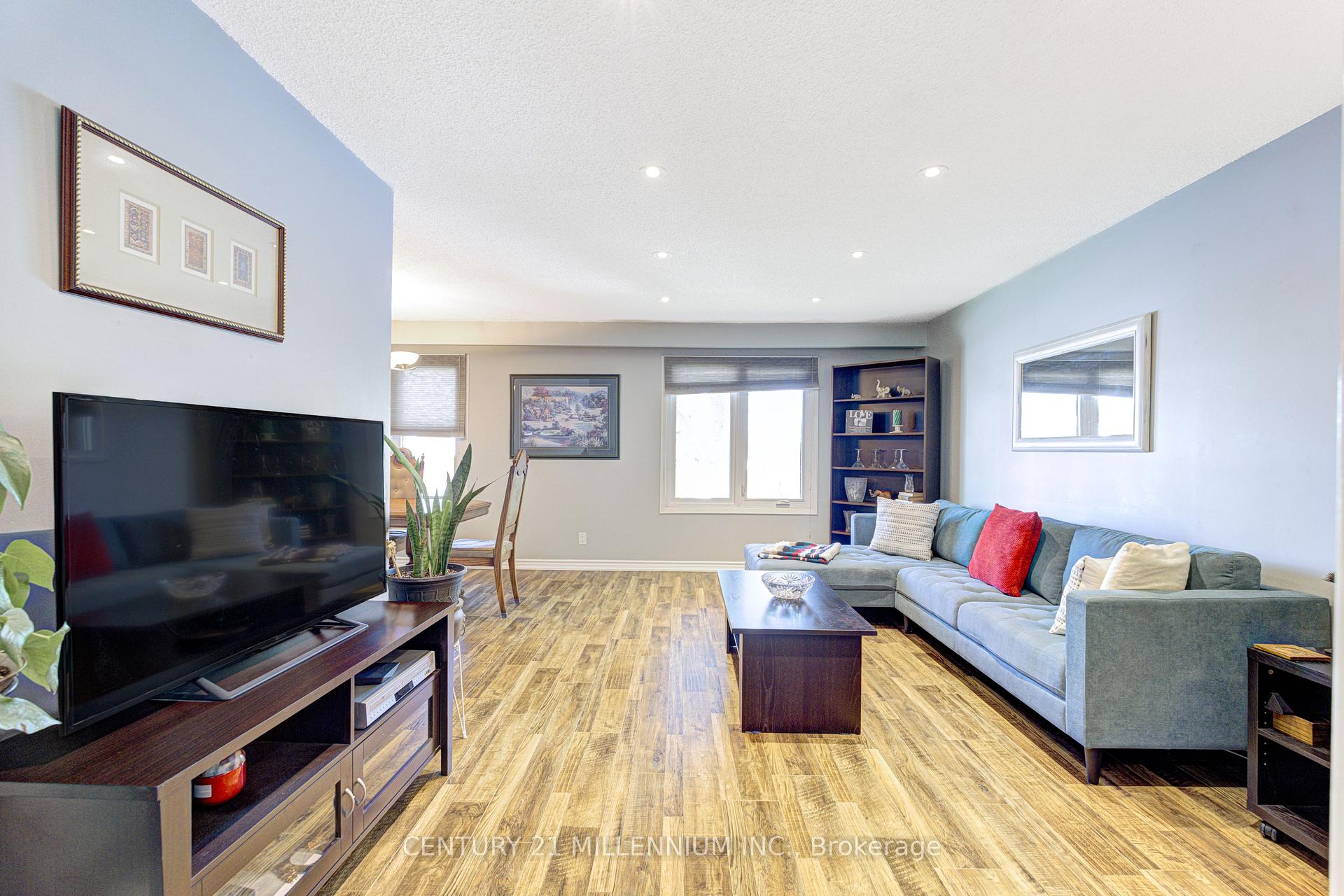 Photo 7 of 63 Linkdale Road, Brampton, Brampton North — HOMEH
