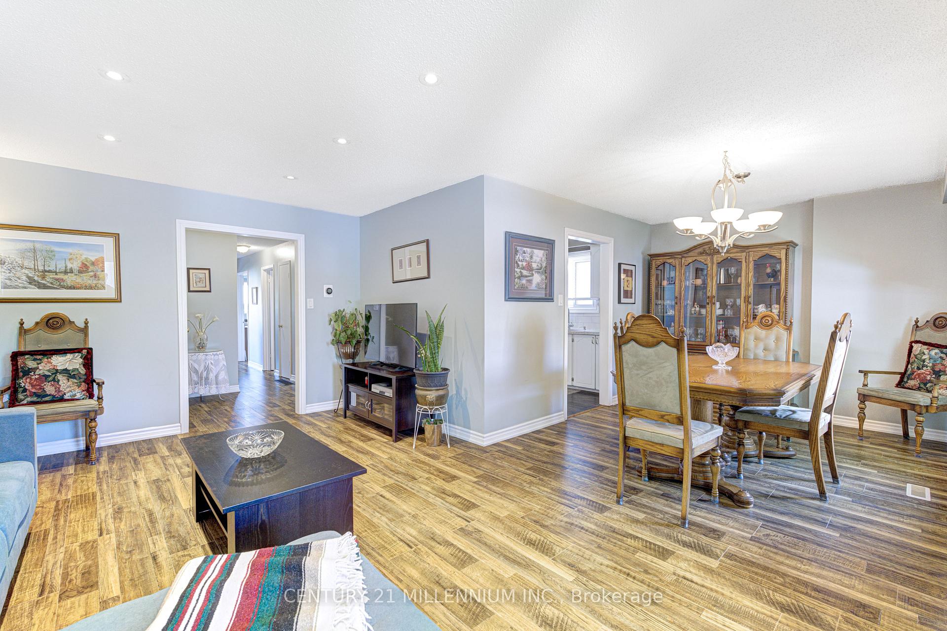 Photo 10 of 63 Linkdale Road, Brampton, Brampton North — HOMEH