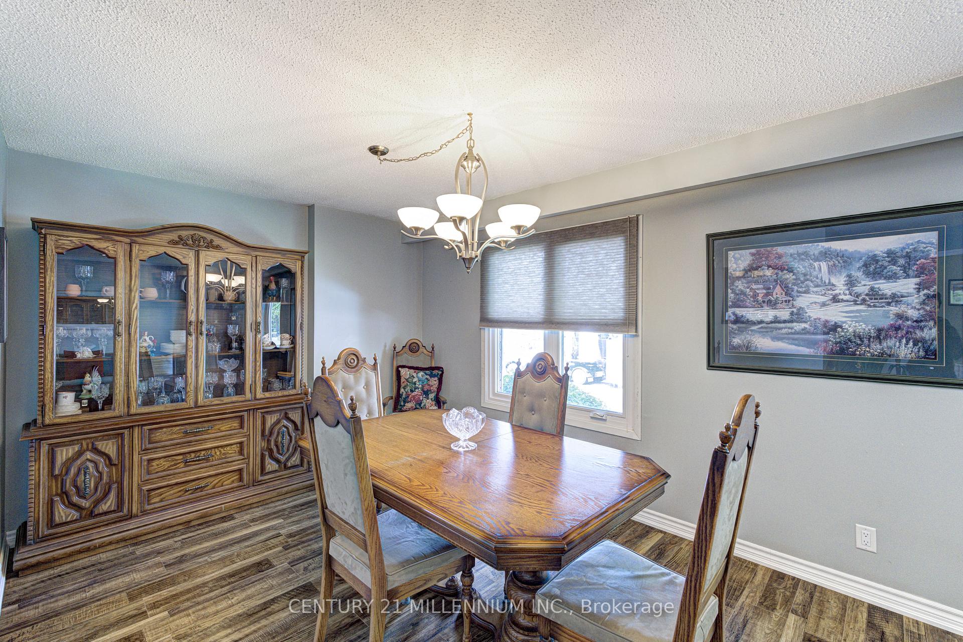 Photo 13 of 63 Linkdale Road, Brampton, Brampton North — HOMEH