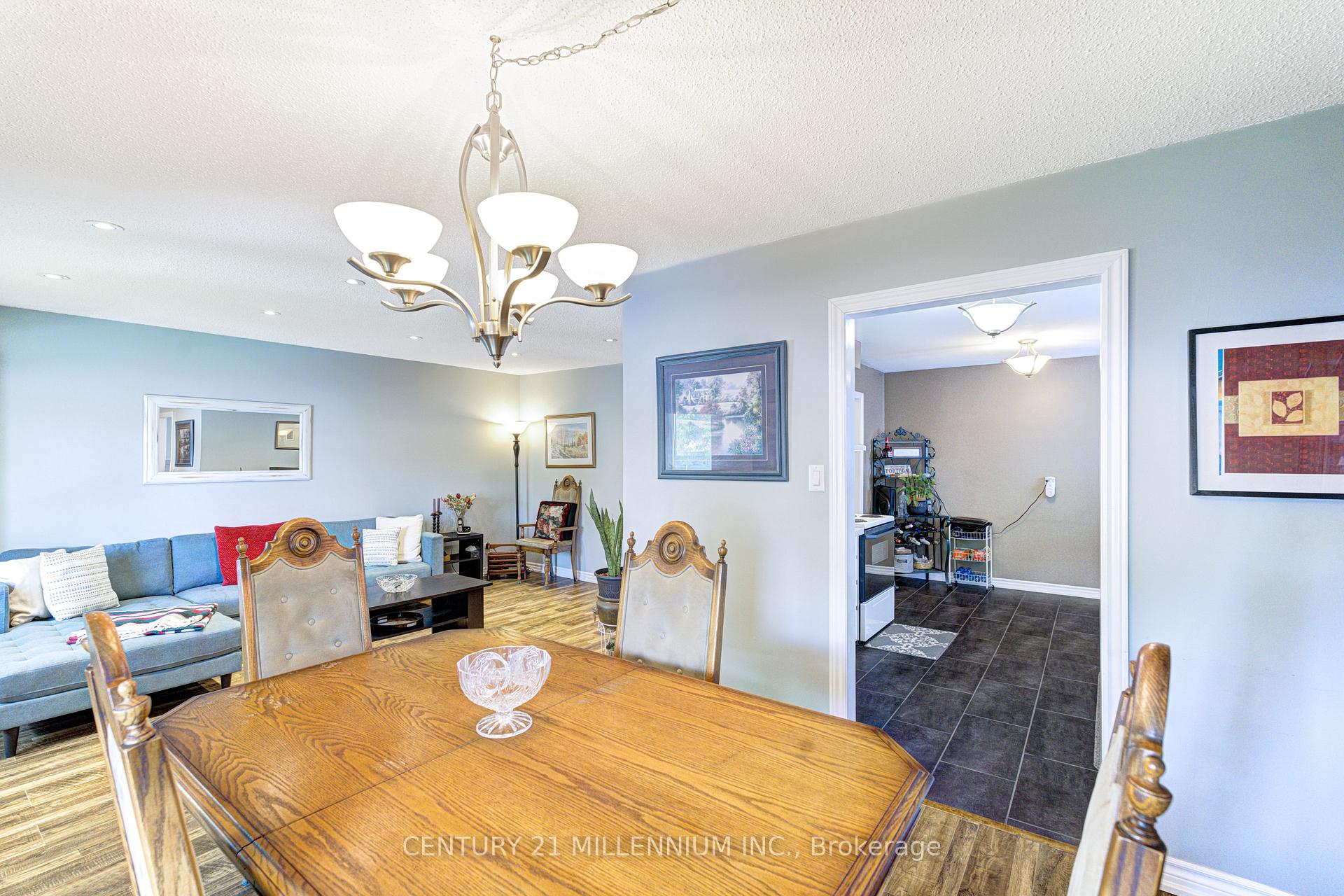 Photo 15 of 63 Linkdale Road, Brampton, Brampton North — HOMEH