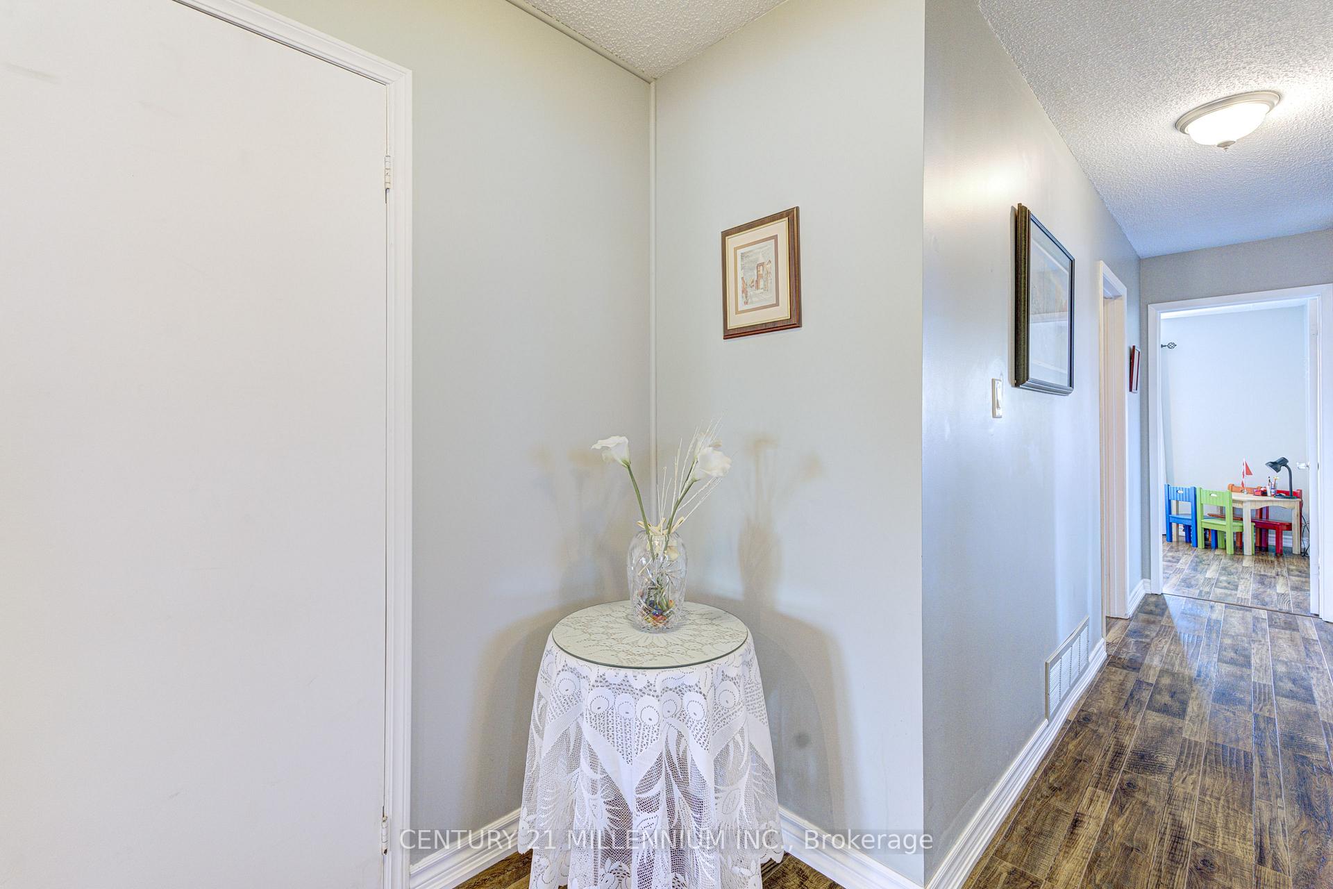 Photo 23 of 63 Linkdale Road, Brampton, Brampton North — HOMEH