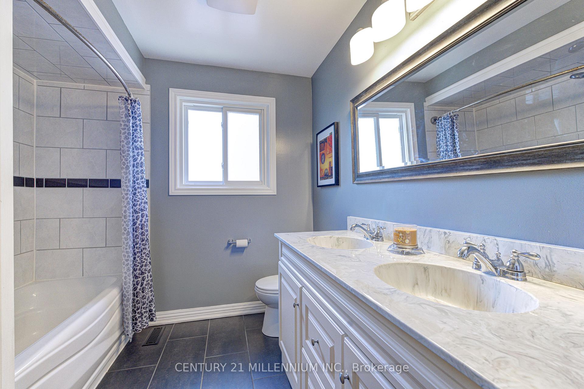 Photo 33 of 63 Linkdale Road, Brampton, Brampton North — HOMEH