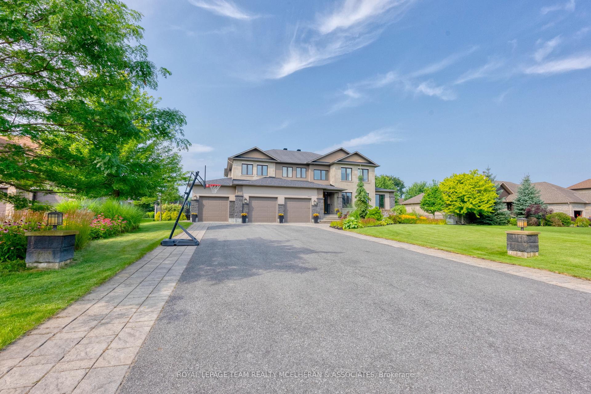 Photo of 463 Lockmaster Crescent