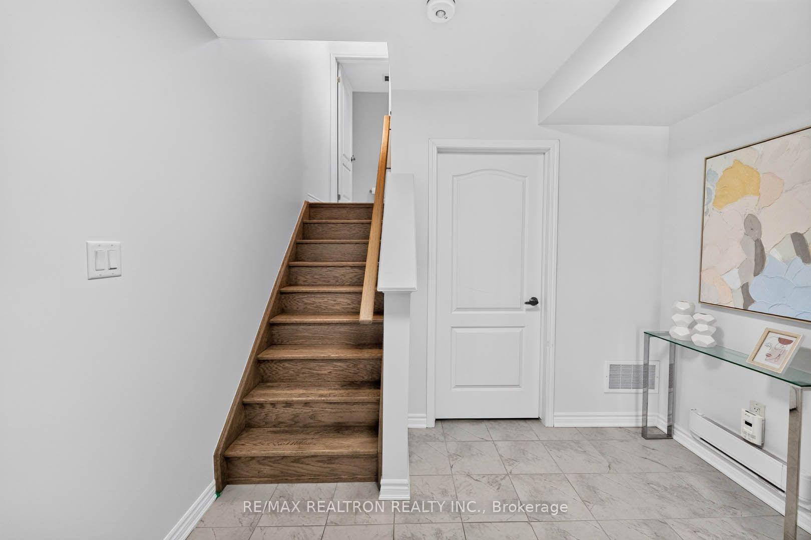 Photo 3 of 2483 Fall Harvest Crescent, Pickering, Rural Pickering — HOMEH